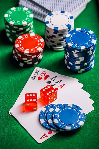Free spins bonus feature activated with multiplier counter display